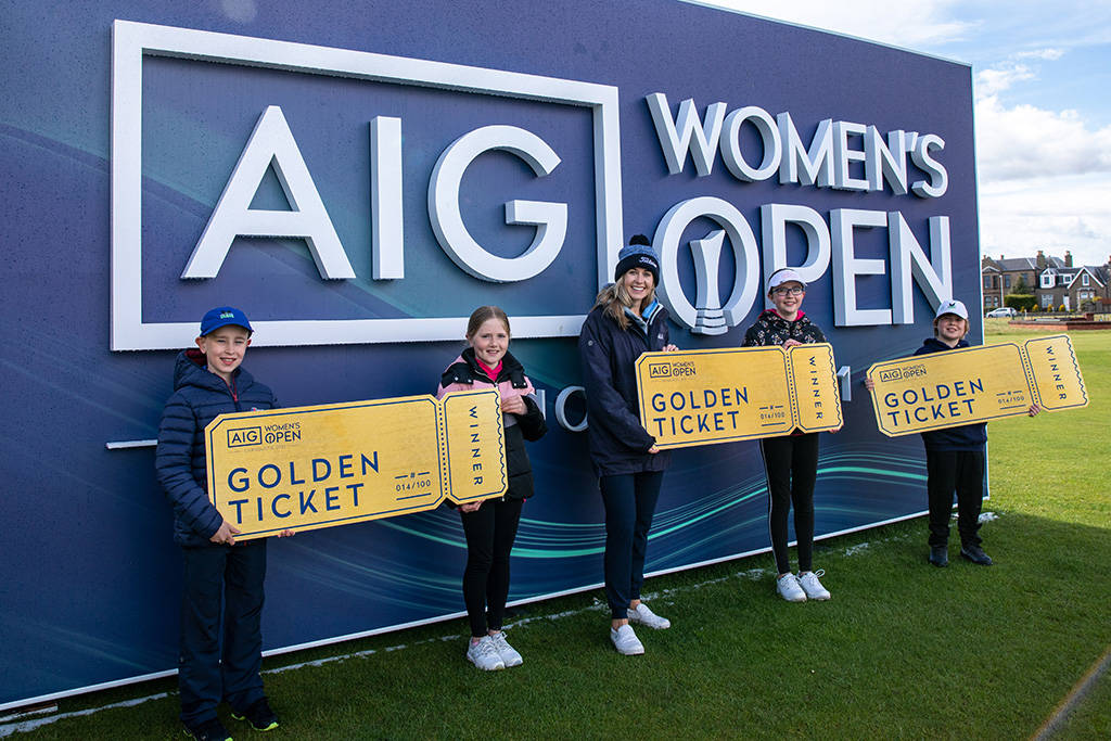 Sophia Popov celebrating with Champagne after winning the AIG Women